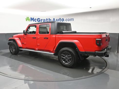 Used 2024 Jeep Gladiator Sport AWD/4WD image 25