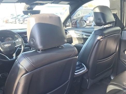 Used 2023 Cadillac XT6 Sport image 7