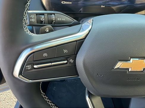 New 2026 Chevrolet Equinox EV LT image 18