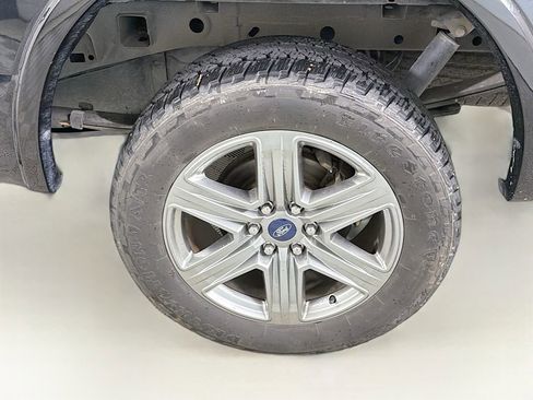 Used 2018 Ford F150 XLT w/ Equipment Group 302A Luxury image 30