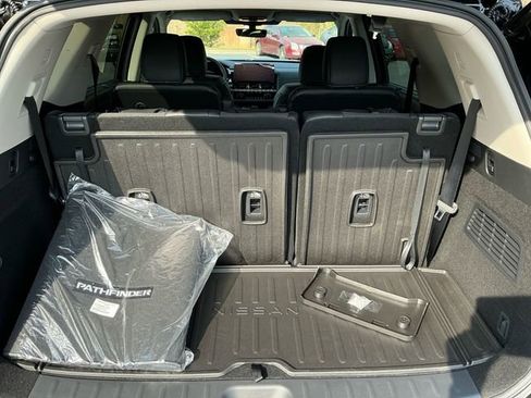 New 2026 Nissan Pathfinder Platinum image 20