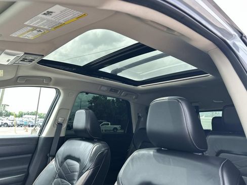 Used 2022 Nissan Pathfinder Platinum w/ Lighting Package (N93) AWD/4WD image 30