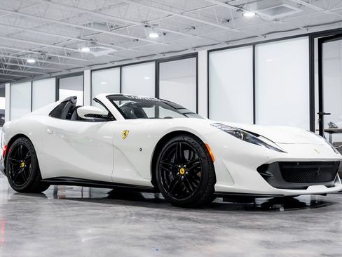Used 2023 Ferrari 812 GTS RWD image 6