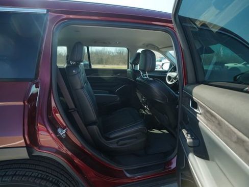 Used 2022 Jeep Grand Cherokee L Limited image 22