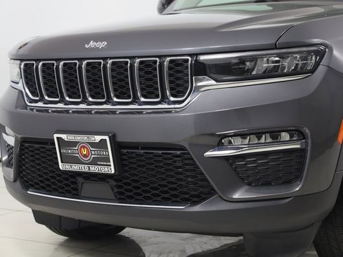 Used 2022 Jeep Grand Cherokee Limited image 55