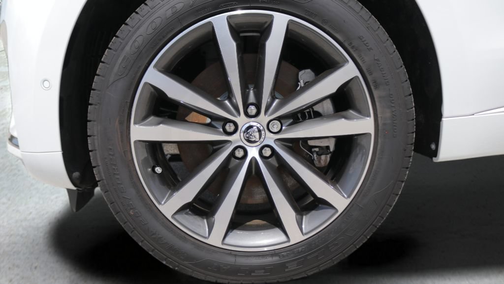 New 2026 Jaguar F-PACE R-Dynamic S AWD/4WD image 9