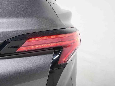 Certified 2022 Toyota Sienna Limited image 9