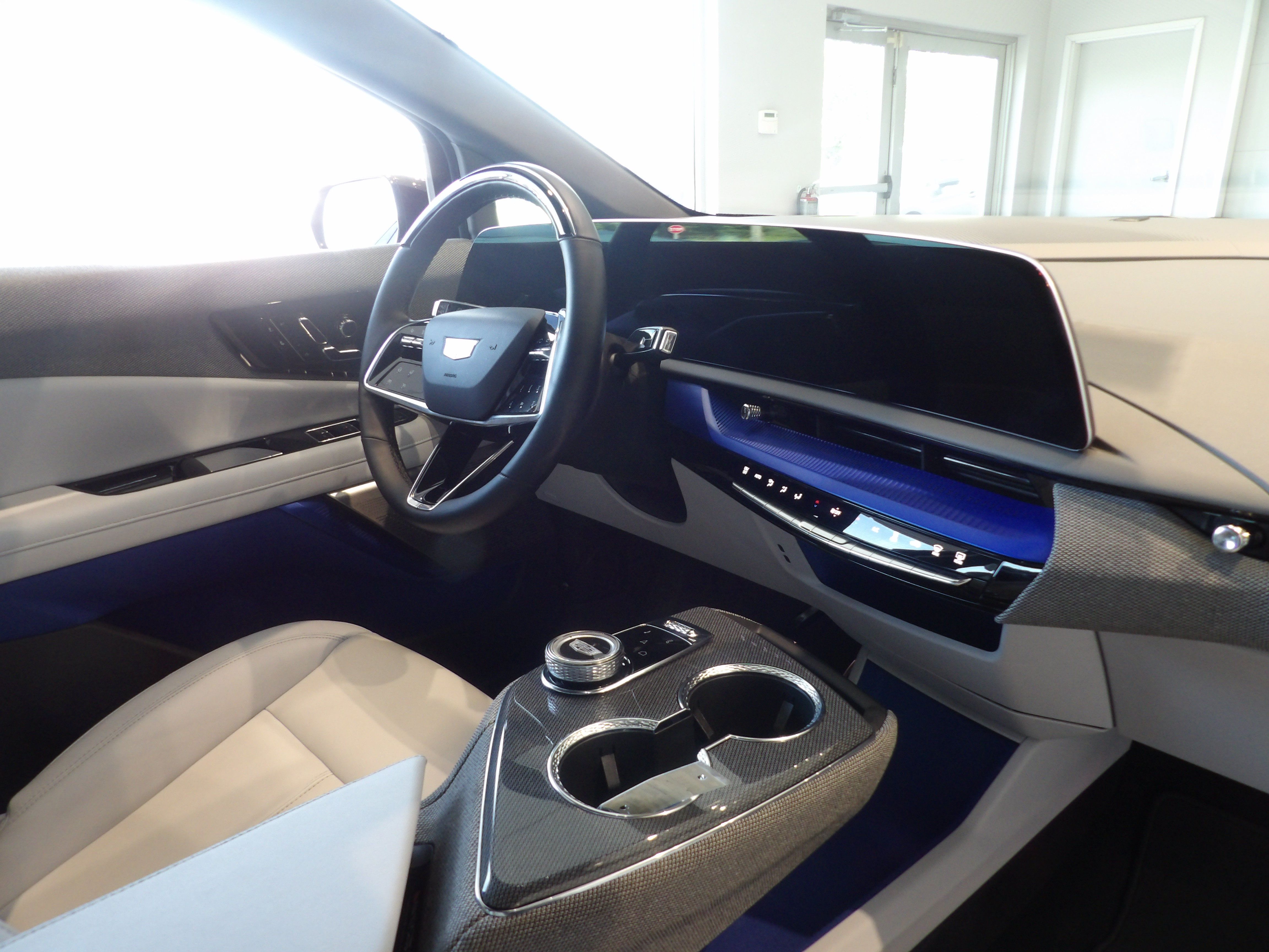 Used 2025 Cadillac Optiq Sport 1 AWD/4WD image 24