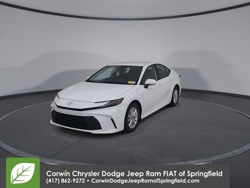 Used 2026 Toyota Camry LE FWD image 6