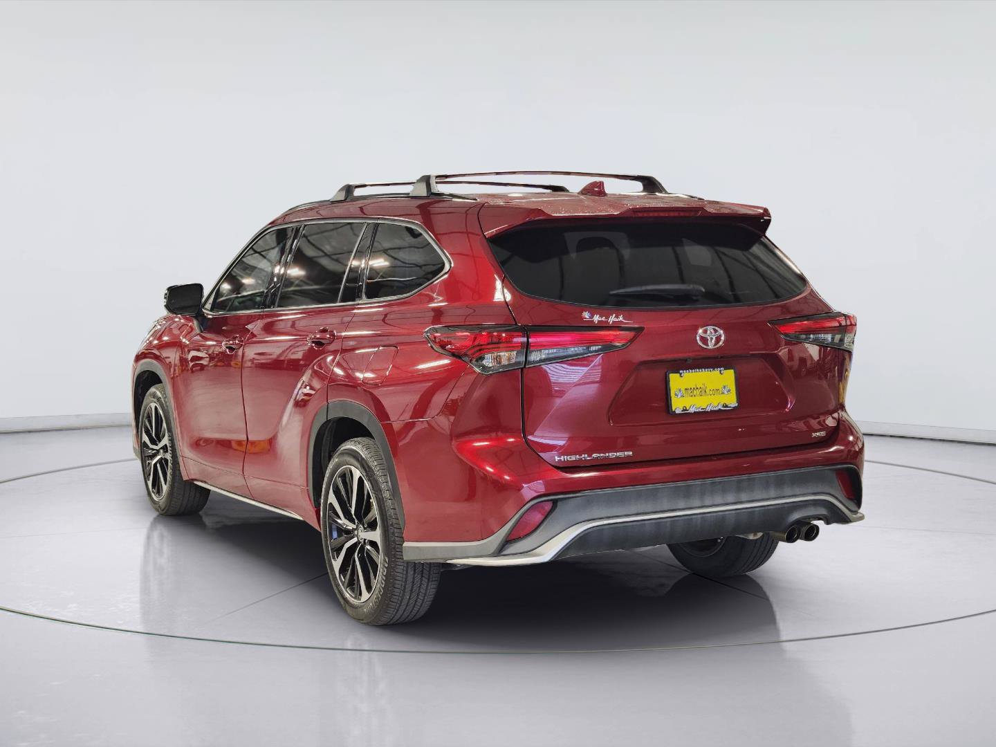 Used 2021 Toyota Highlander XSE FWD image 7