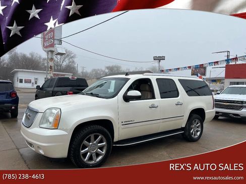 Used 2009 GMC Yukon XL Denali image 1