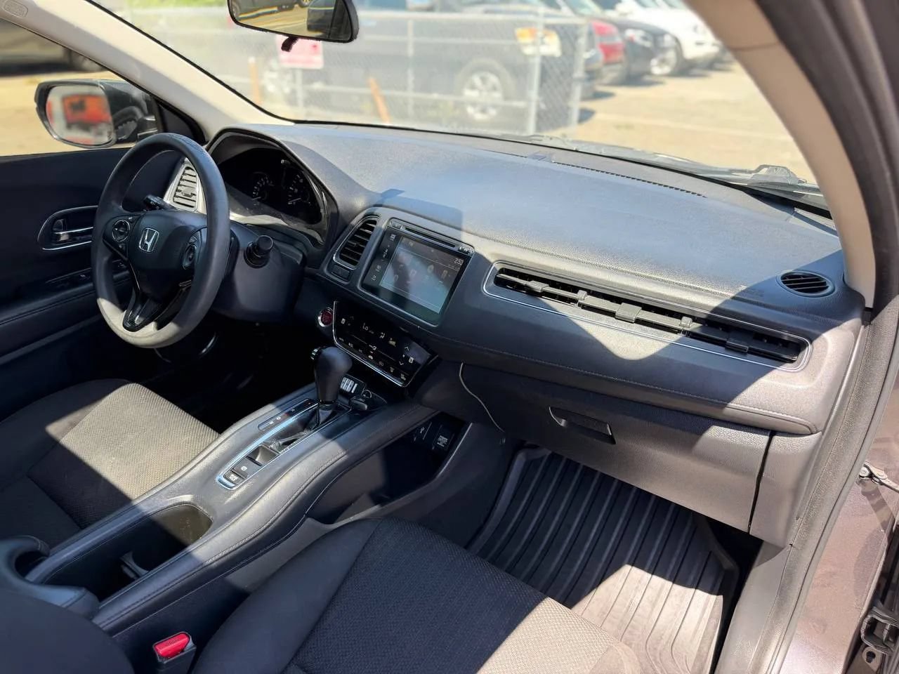 Used 2018 Honda HR-V EX image 37