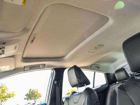 Used 2017 Toyota Prius Four image 5