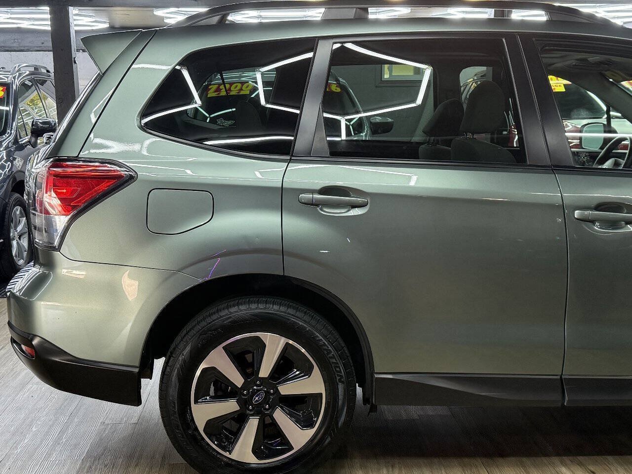 Used 2018 Subaru Forester 2.5i Premium AWD/4WD image 12