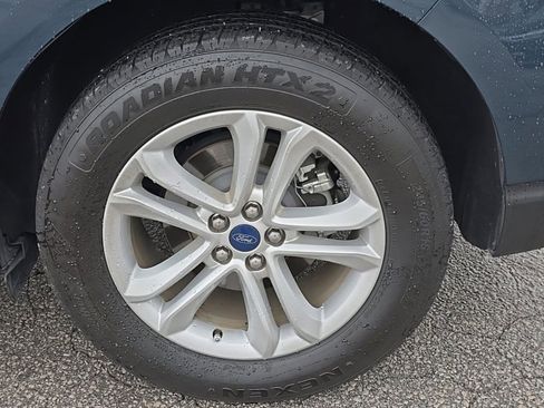 Used 2019 Ford Edge SEL image 9