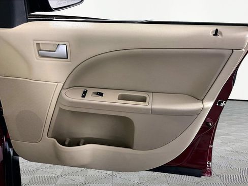 Used 2007 Ford Five Hundred Limited FWD image 24