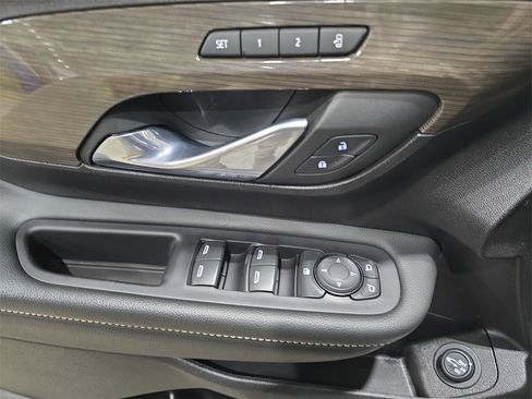 Used 2024 GMC Terrain Denali image 28