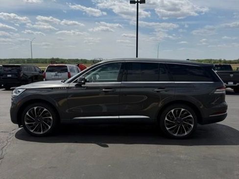 Used 2020 Lincoln Aviator Reserve w/ Equipment Group 202A AWD/4WD image 4