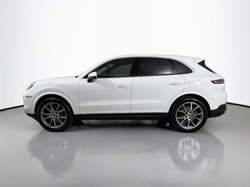 Certified 2026 Porsche Cayenne AWD/4WD image 2