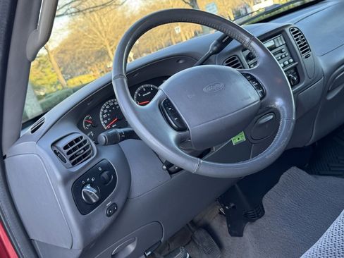 Used 2001 Ford F150 XLT image 4