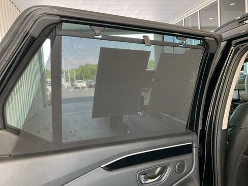Certified 2023 Honda Pilot Touring image 21