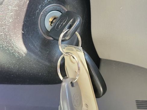 Used 2018 Toyota Sienna LE image 33