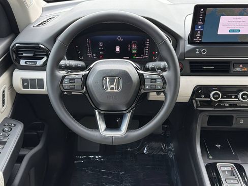 New 2026 Honda Pilot Touring image 13