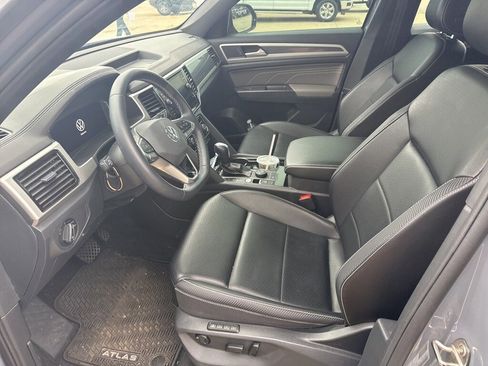 Used 2022 Volkswagen Atlas Cross Sport SEL image 8