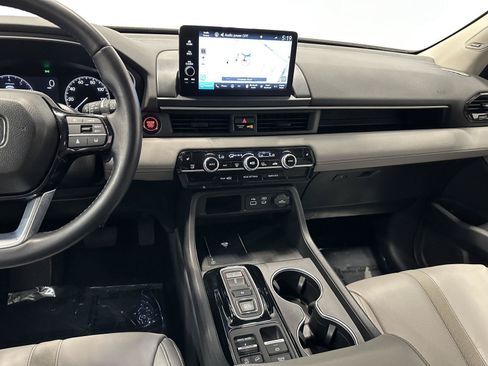 Certified 2024 Honda Pilot Touring image 23