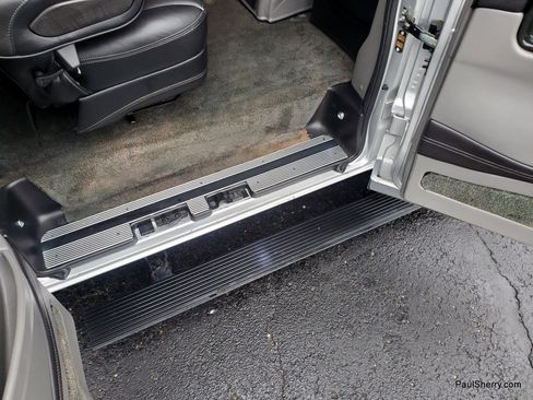 Used 2019 GMC Savana 2500 w/ Enhanced Convenience Package image 27