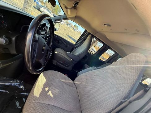 Used 2020 Chevrolet Express 3500 LS RWD image 18