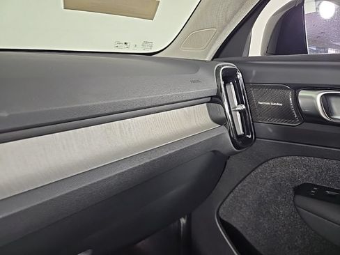 Certified 2023 Volvo XC40 B5 Ultimate w/ Climate Package AWD/4WD image 27