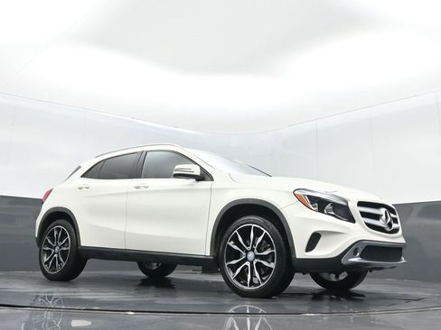 Used 2016 Mercedes-Benz GLA 250 GLA 250 w/ Multimedia Package image 26