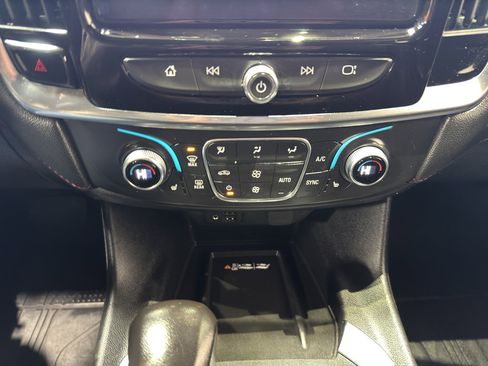 Used 2022 Chevrolet Traverse RS w/ LPO, Floor Liner Package image 34