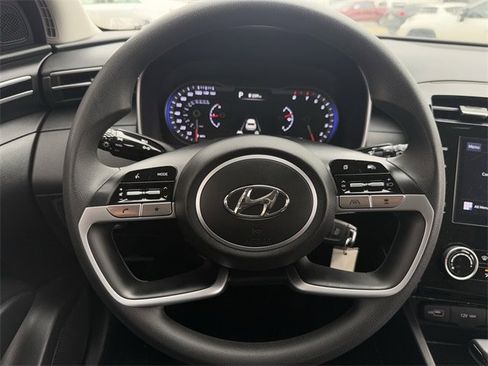 Used 2024 Hyundai Tucson SE image 11