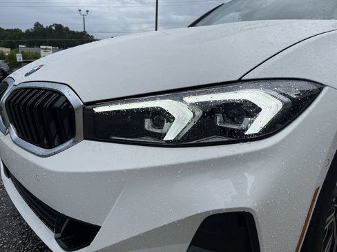 Used 2026 BMW 330i Sedan w/ Premium Package RWD image 11