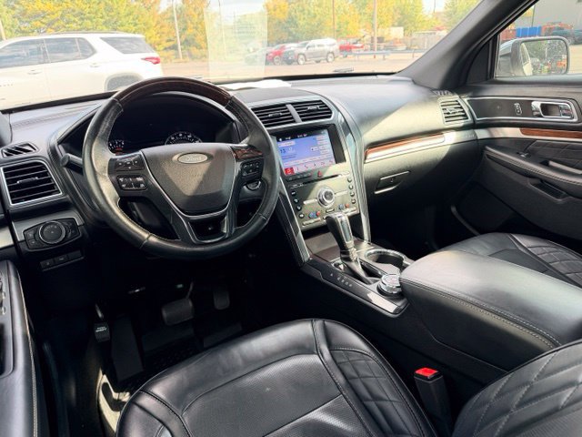 Used 2018 Ford Explorer Platinum AWD/4WD image 25