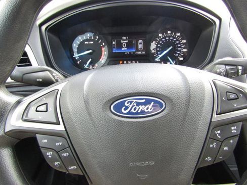 Certified 2018 Ford Fusion SE image 16