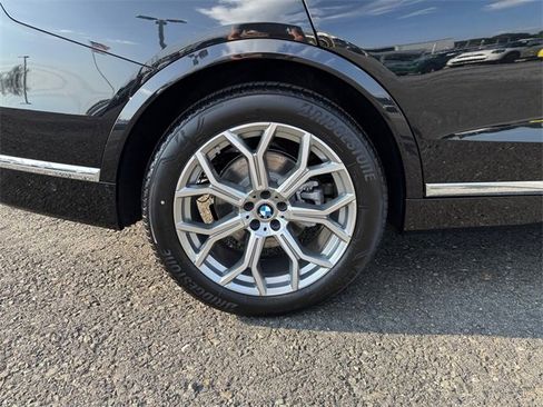 New 2026 BMW X7 xDrive40i w/ Premium Package image 17