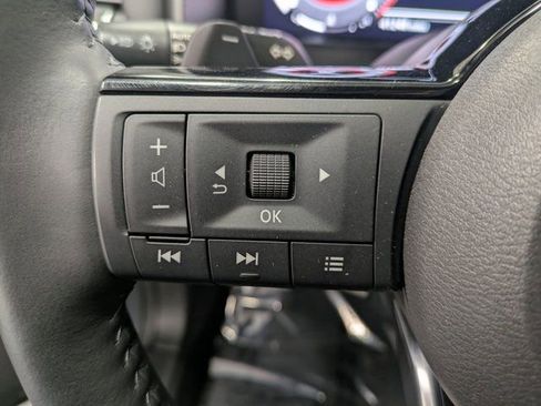 Used 2023 Nissan Rogue Platinum w/ Platinum Premium Package image 16