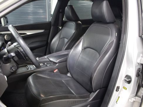 Used 2019 INFINITI QX50 Essential w/ Sensory Package image 6