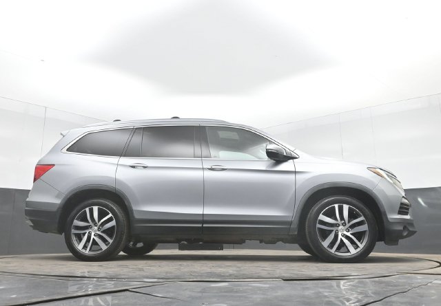 Used 2018 Honda Pilot Elite image 52