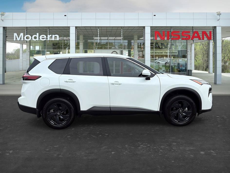 Certified 2026 Nissan Rogue SV FWD image 6