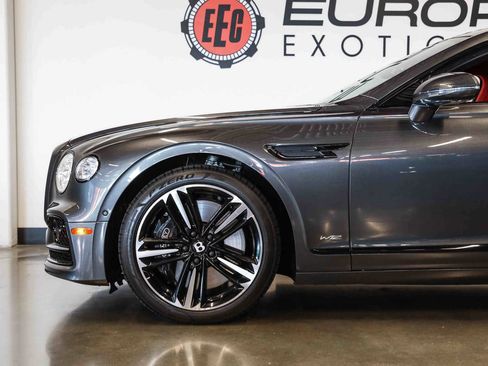 Used 2021 Bentley Flying Spur W12 AWD/4WD image 11
