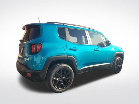 Used 2022 Jeep Renegade Altitude AWD/4WD image 5