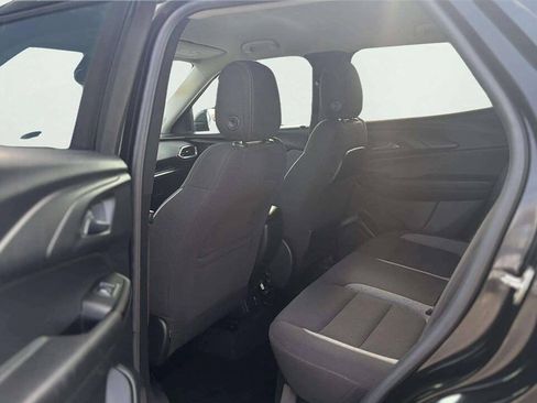 Used 2022 Chevrolet TrailBlazer LT w/ Convenience Package FWD image 13