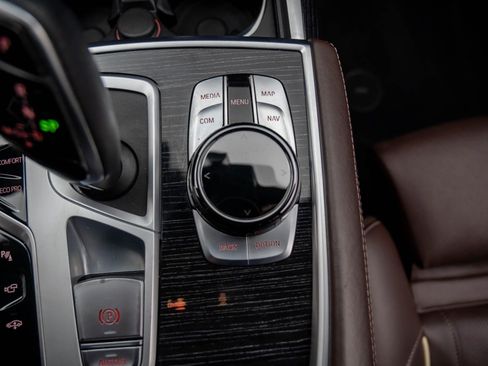 Certified 2022 BMW 750i xDrive w/ Luxury Rear Seating Package image 22