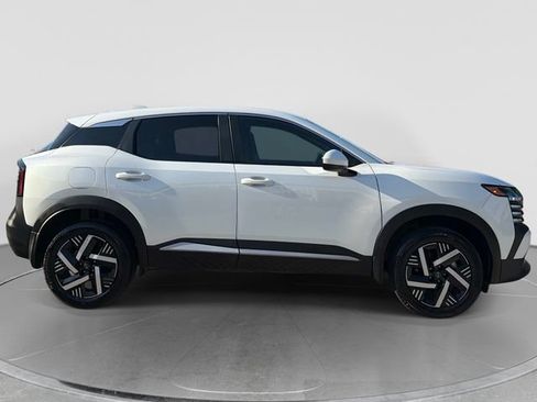 Used 2025 Nissan Kicks SV FWD image 2