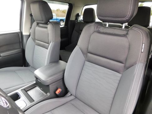 Used 2023 Nissan Frontier SV w/ SV Convenience Package image 21