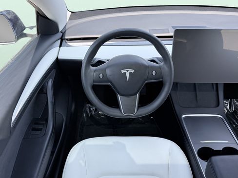 Used 2022 Tesla Model 3 Standard Range RWD image 42